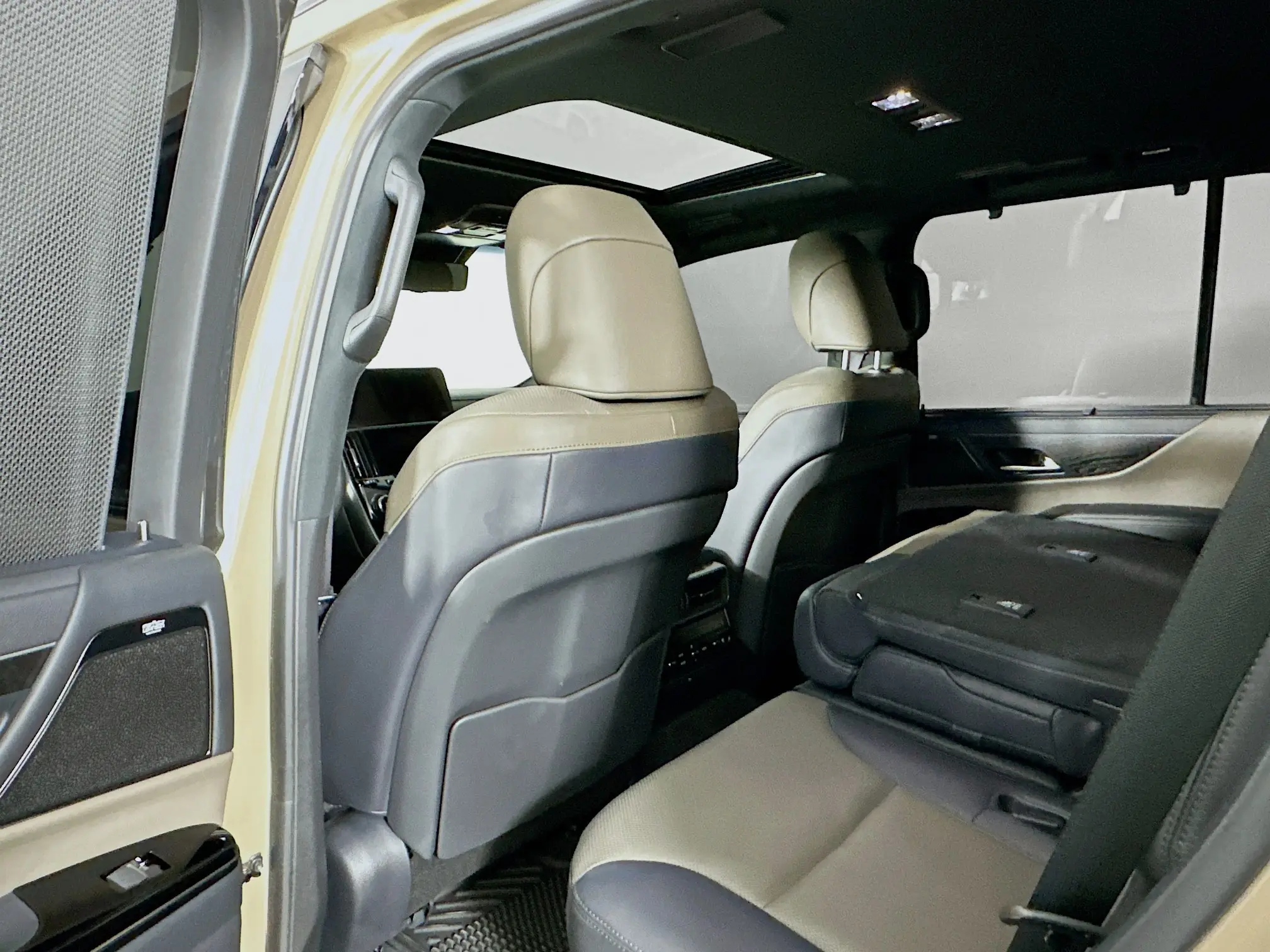 2025 Lexus LX photo 11
