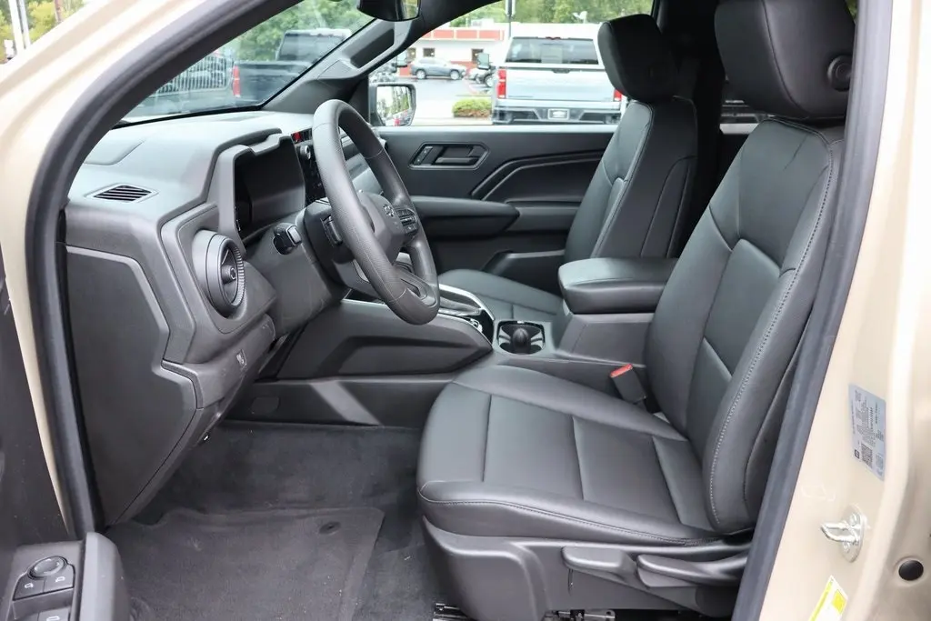 2023 Chevrolet Colorado Trail Boss photo 3