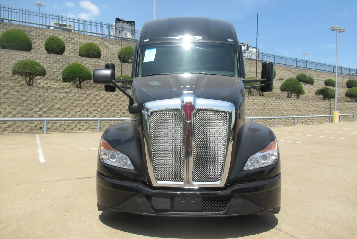 2023 Kenworth T680 — photo 7