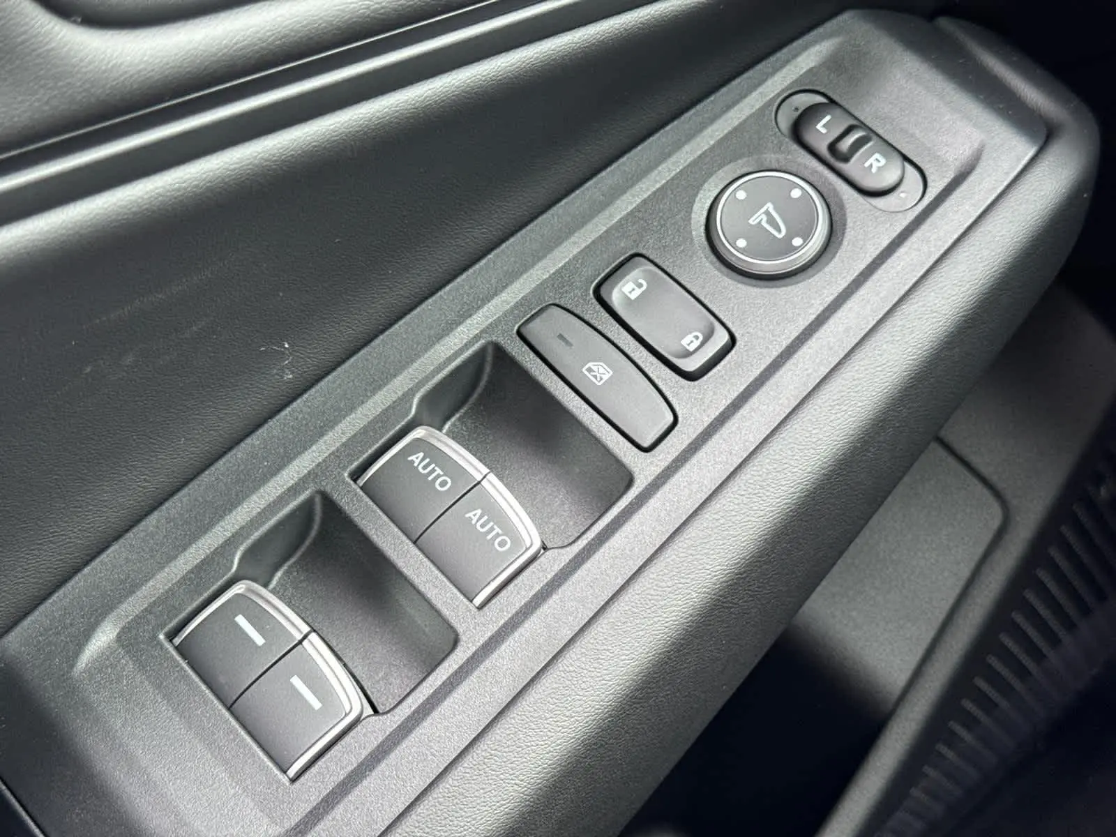 2025 Honda Accord Hybrid EX-L photo 23