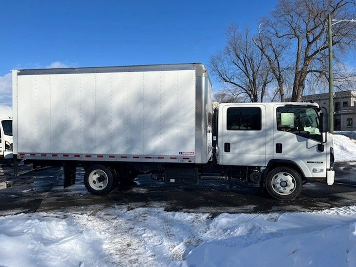 2025 Isuzu NRR in Bridgeport, CT — photo 3