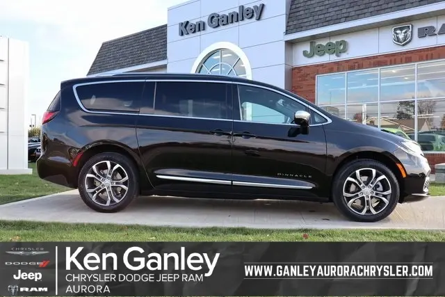 2026 Chrysler Pacifica Pinnacle's photo