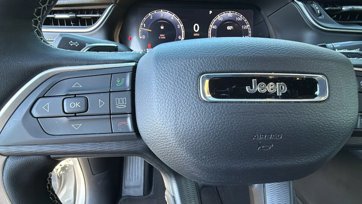 2025 Jeep Grand Cherokee Laredo - Photo 19