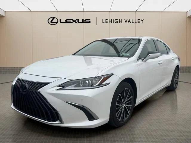 2025 Lexus ES 350's photo