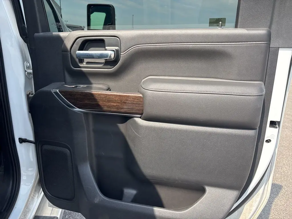 2020 Gmc Sierra SLE photo 16