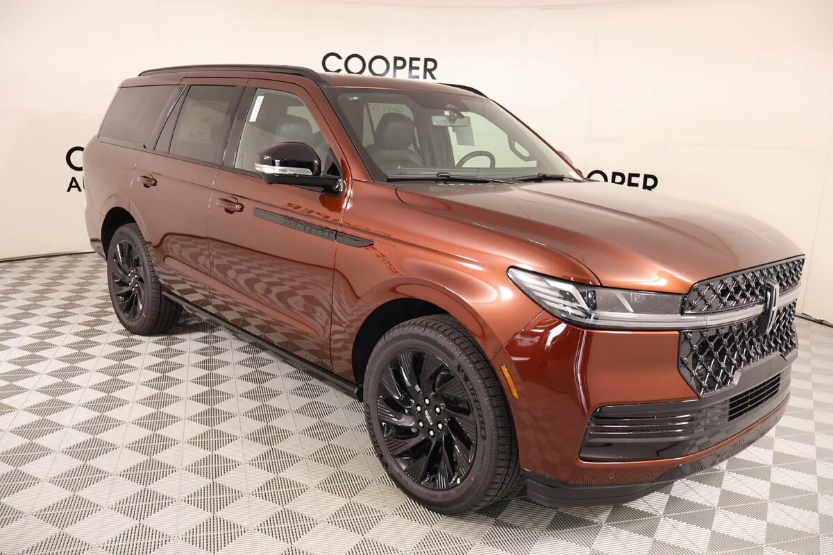 2027 Lincoln Navigator