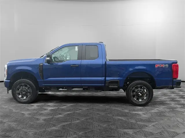 2026 Ford F-350 photo 2