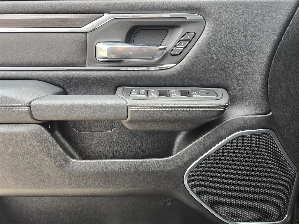 2026 Ram 1500 Laramie photo 16