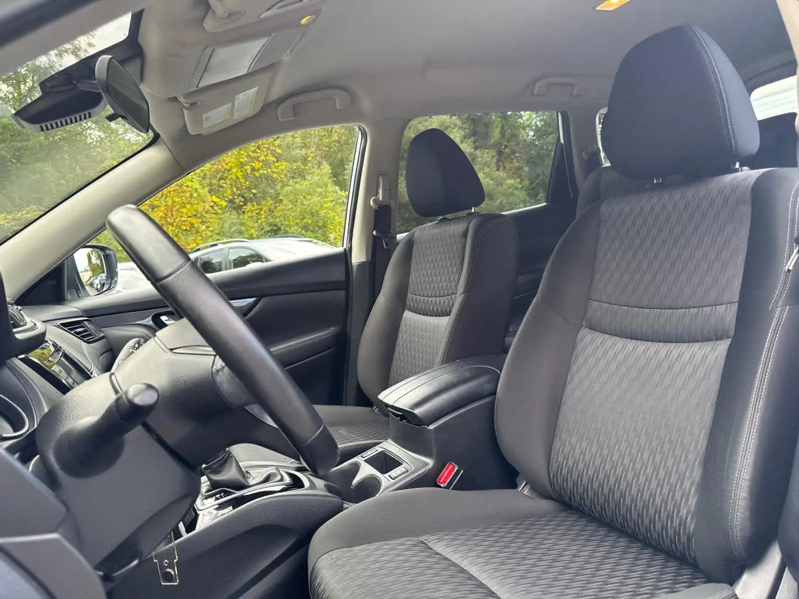 2020 Nissan Rogue S photo 13