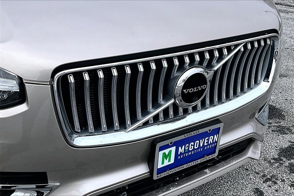 2023 Volvo - image 34