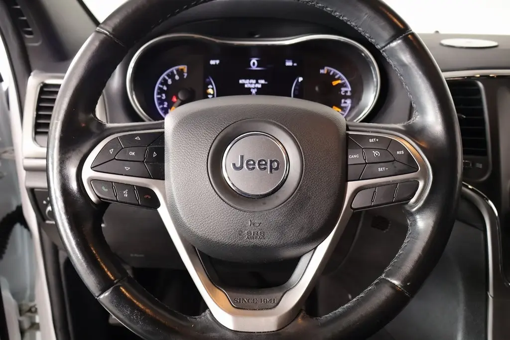 2020 Jeep Grand Cherokee Laredo E photo 3