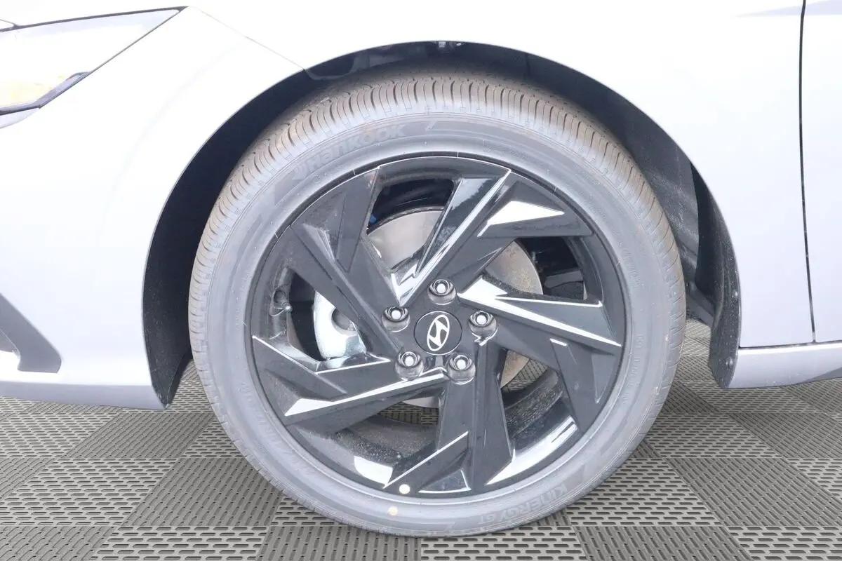 2026 Hyundai Elantra Hybrid SEL Sport photo 4