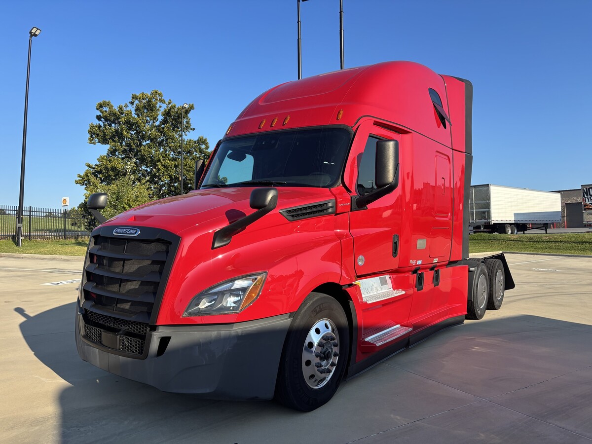 2023 FREIGHTLINER Cascadia