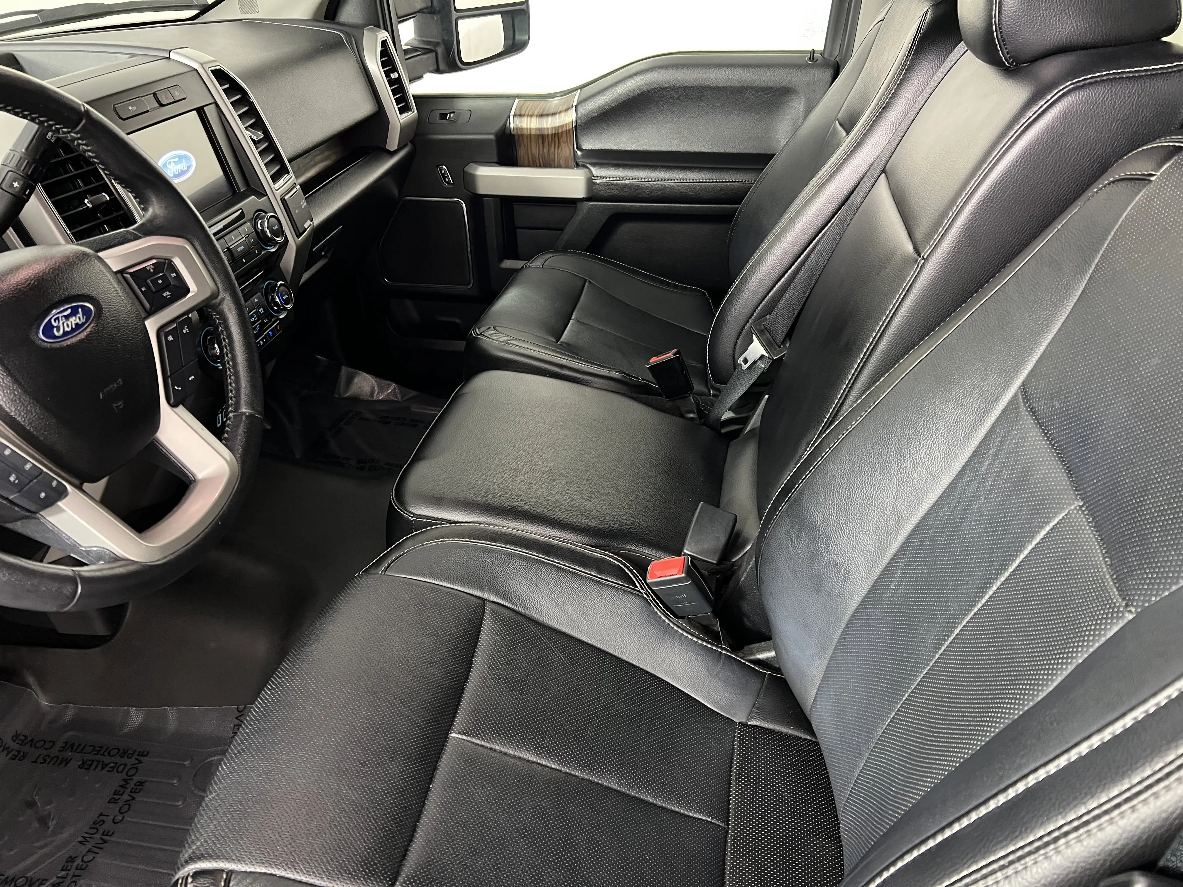 2018 Ford F-150 Lariat photo 2