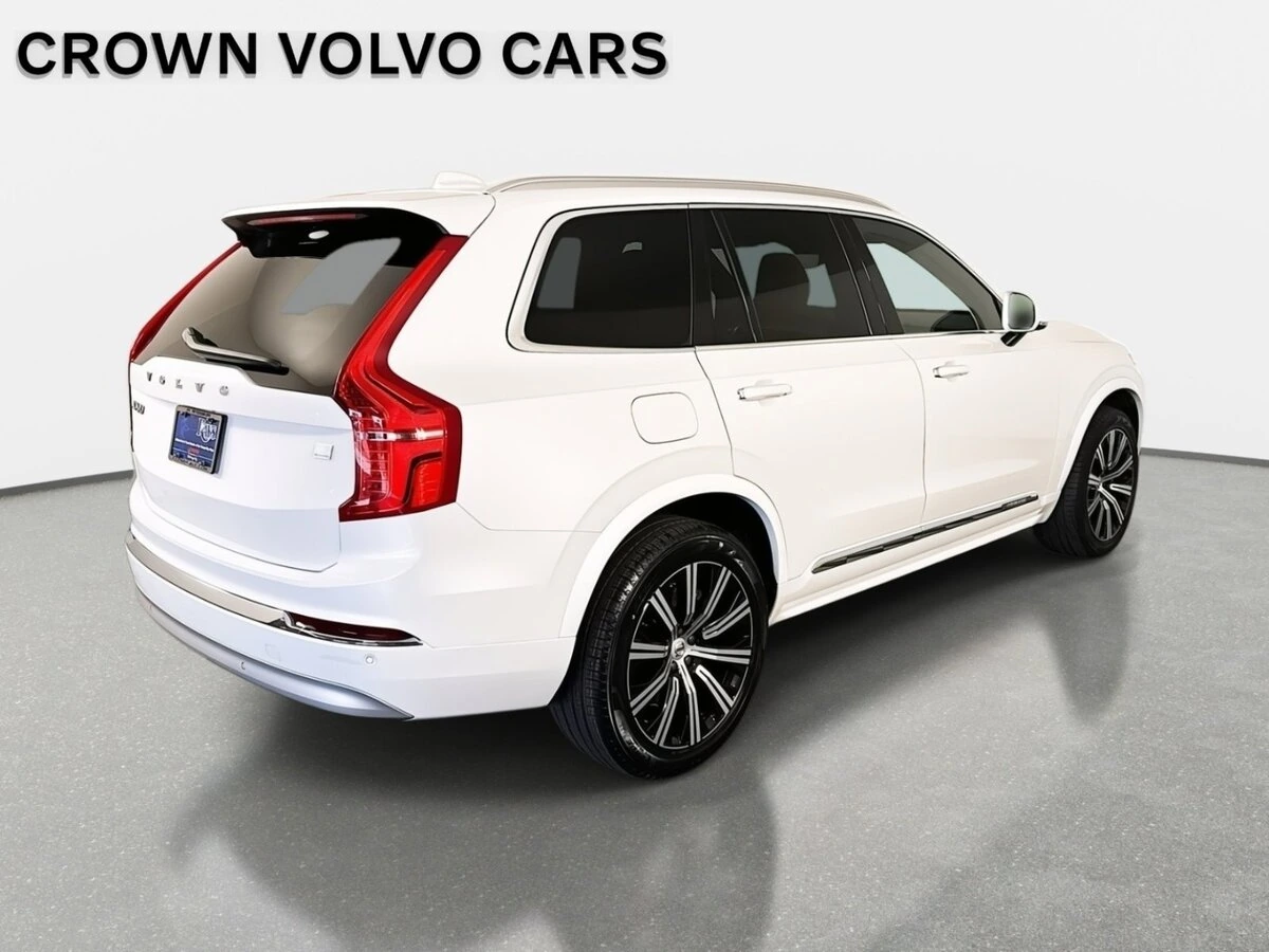 2022 Volvo - image 5