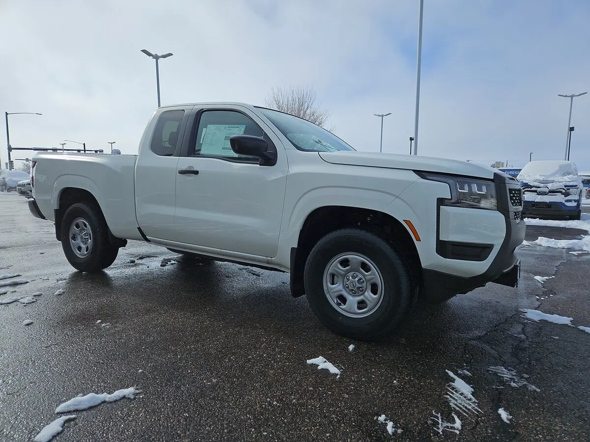 2026 Nissan Frontier King Cab S photo 2