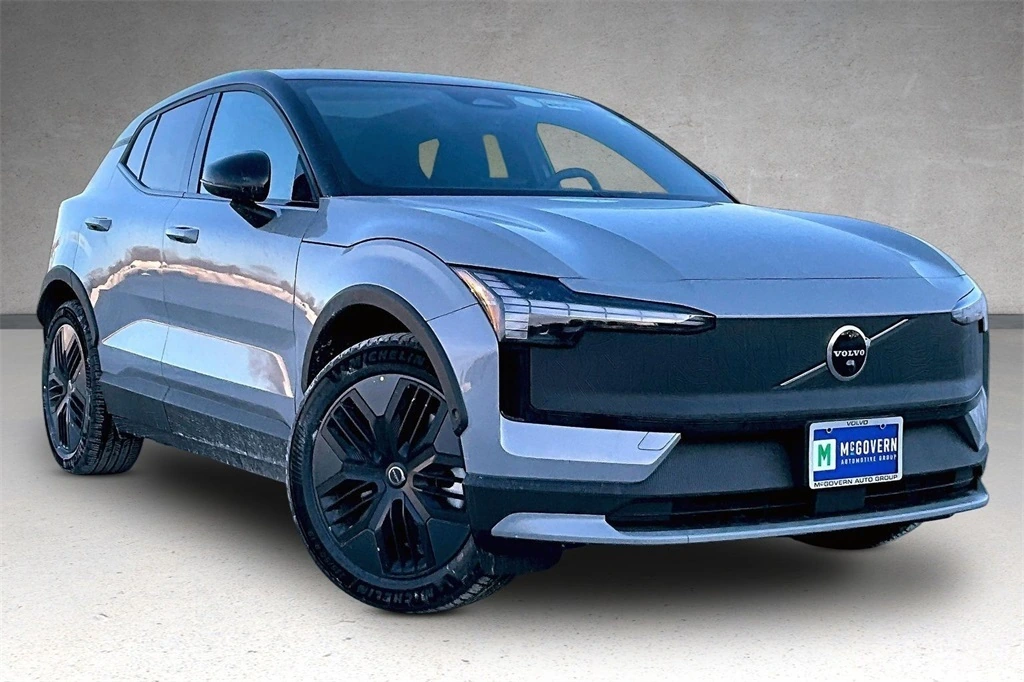 2026 Volvo - image 2