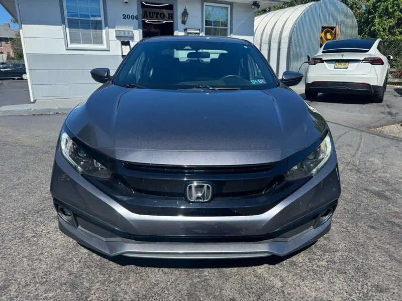 2019 Honda Civic Sport photo 2