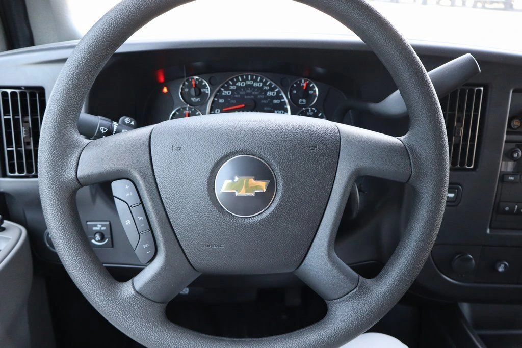 2025 Chevrolet Express Cargo Work Van - Photo 6
