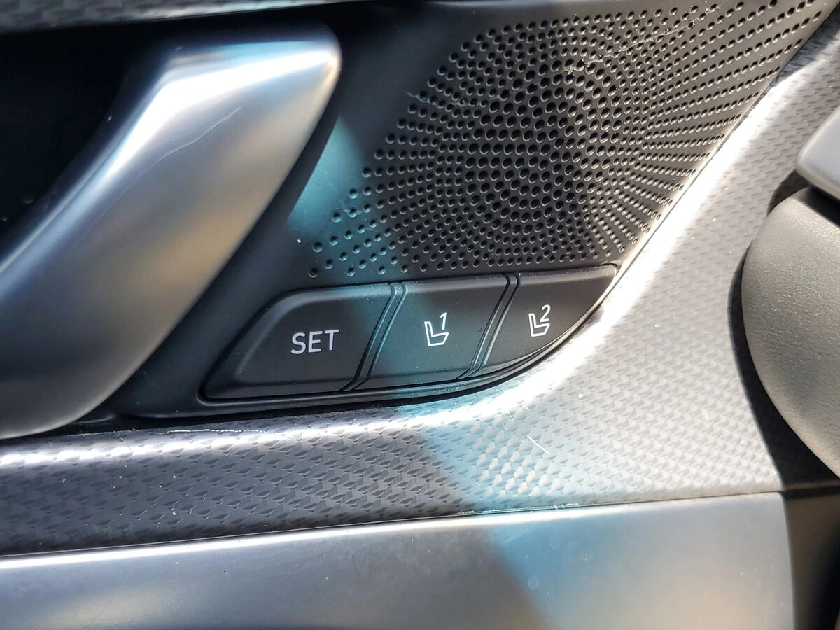 2022 GENESIS G70 Standard - Photo 25