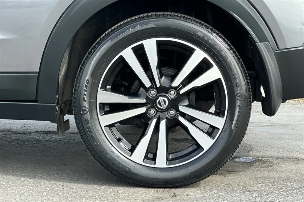 2020 Nissan Kicks SV photo 22