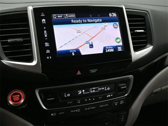2017 Honda Pilot Touring photo 16