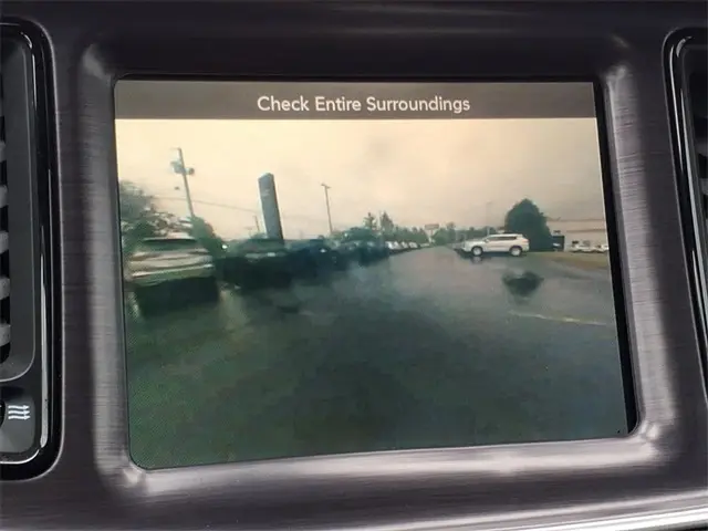 2015 Dodge Challenger SXT photo 12