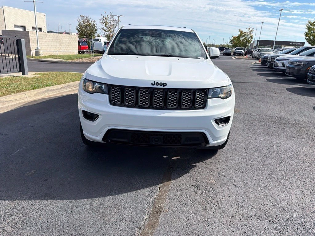 Used 2020 Jeep Grand Cherokee Altitude with VIN 1C4RJFAG0LC199637 for sale in Kansas City