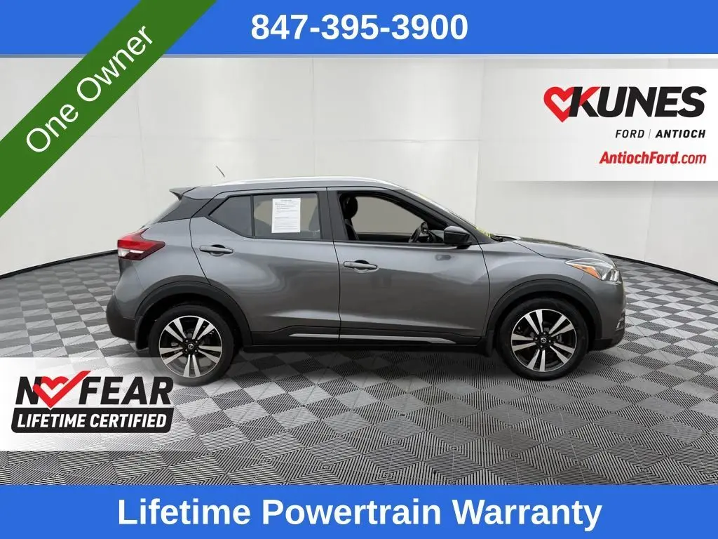 2020 Nissan Kicks SR photo 2
