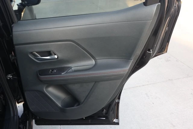 2025 Nissan Kicks SR - Photo 19