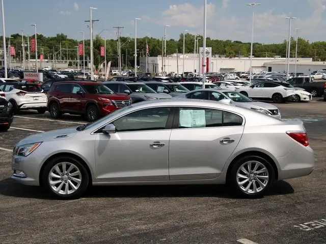 Used 2016 Buick LaCrosse Leather with VIN 1G4GB5G34GF100062 for sale in Kansas City