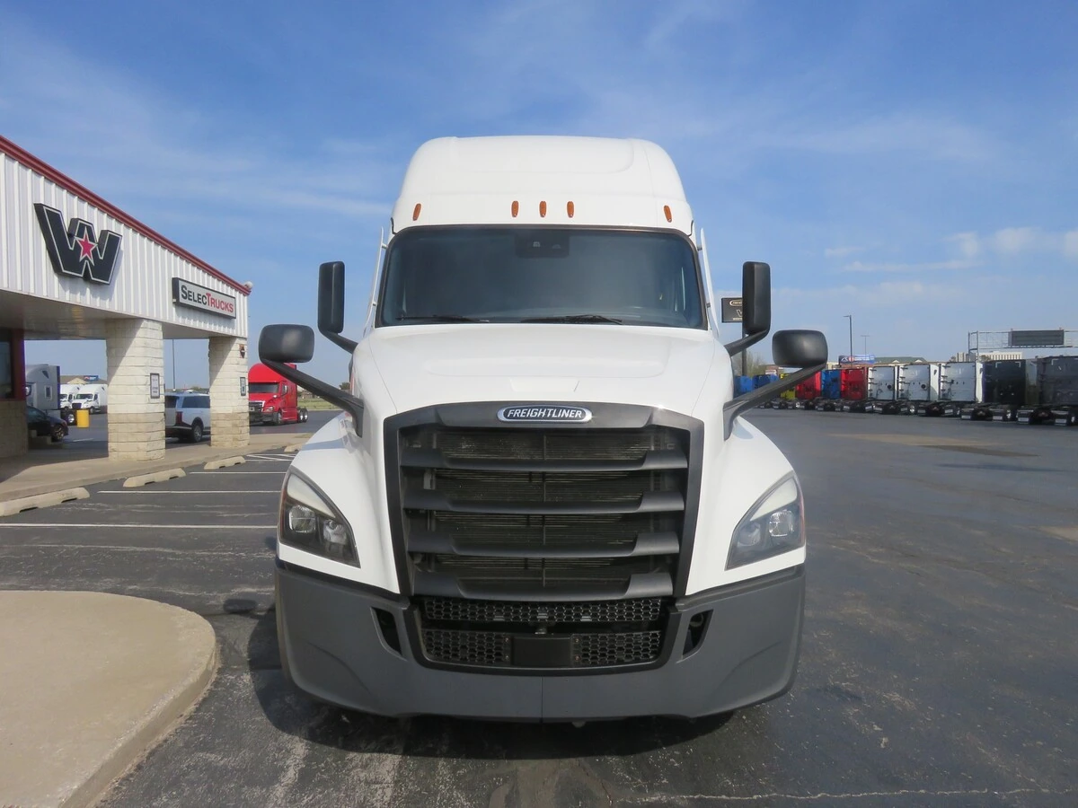 2023 Freightliner Cascadia - image 10