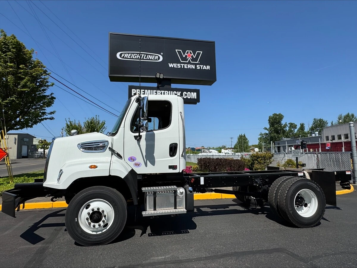 2025 Freightliner 108SD in Portland, OR — photo 3
