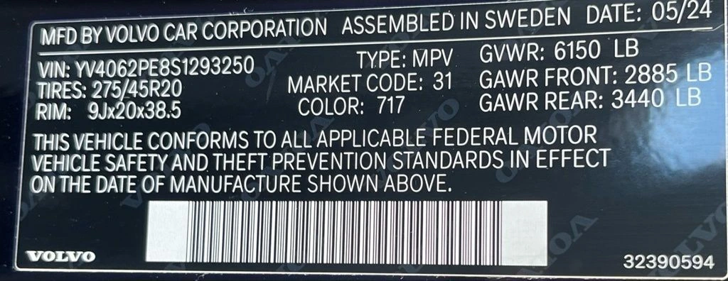 2025 Volvo - image 27