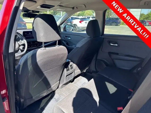 2023 Nissan Rogue SV photo 8