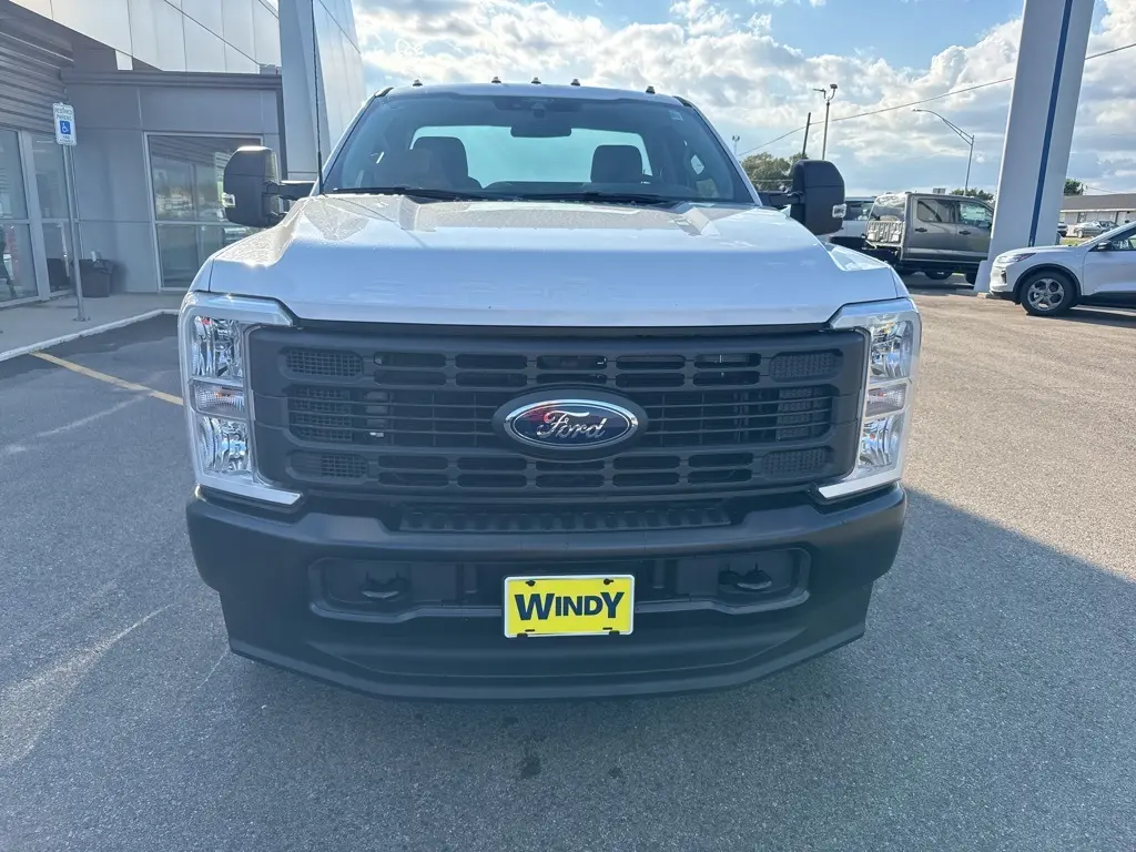2026 Ford F-350 photo 2