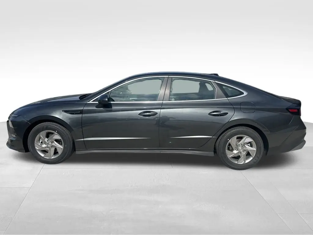 2026 Hyundai Sonata SE photo 9