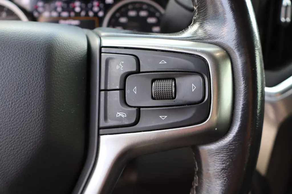 2022 Chevrolet Silverado LTZ photo 21