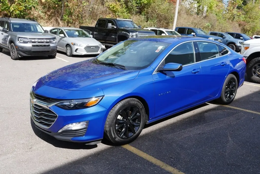 2023 Chevrolet Malibu 1LT photo 4