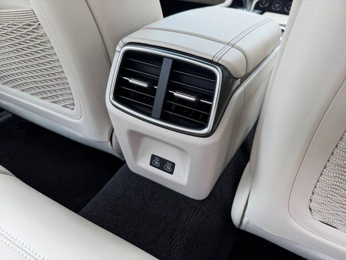2026 GENESIS G70 Standard - Photo 26