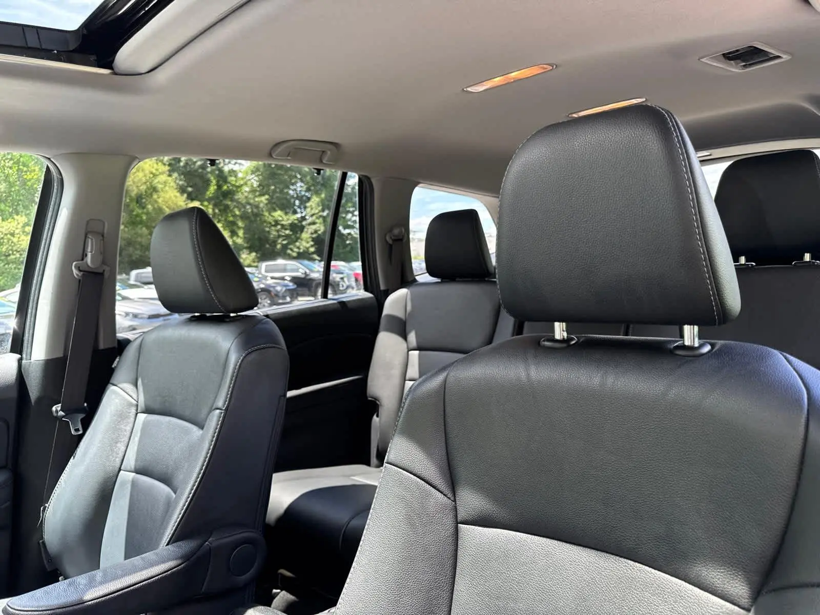 2022 Honda Pilot Special Edition photo 12