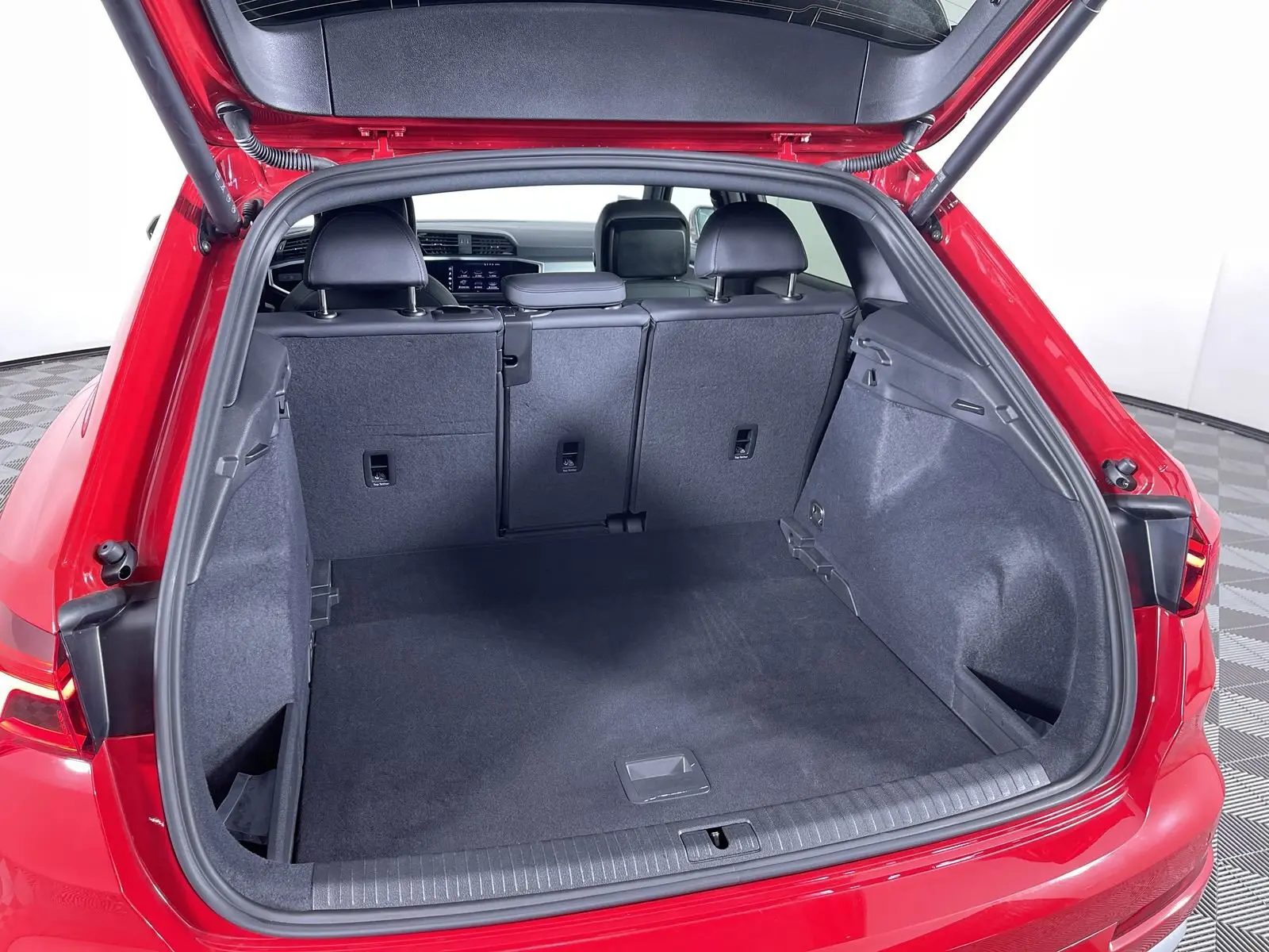 2022 Audi Q3 Premium Plus 40 TFSI photo 22