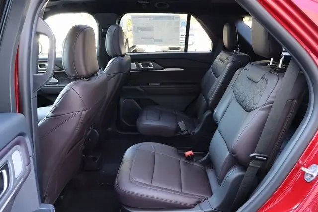 2025 Ford Explorer Platinum photo 11