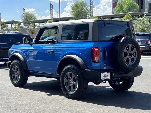2023 Ford Bronco Base photo 3
