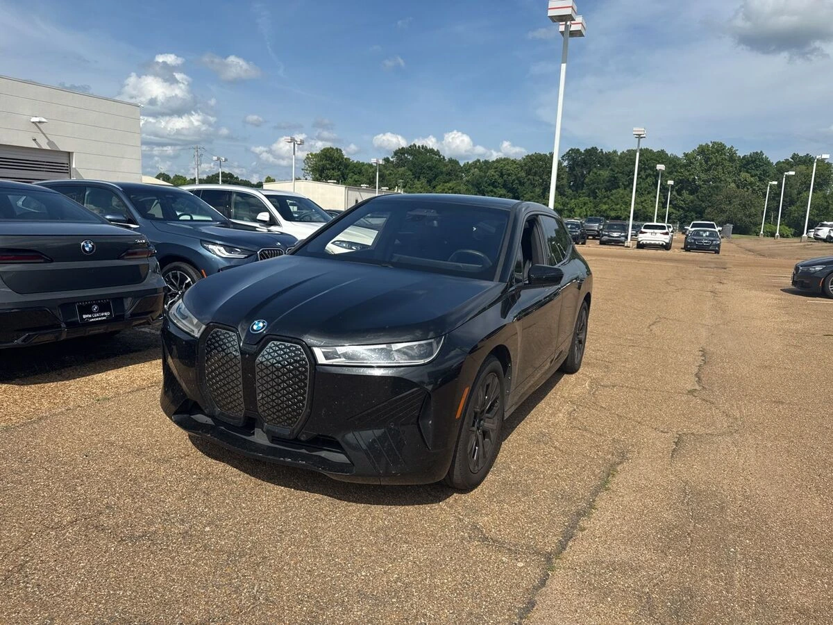 2023 BMW iX xDrive50's photo