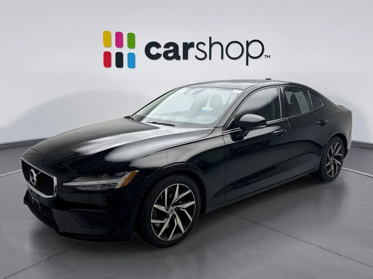 2019 Volvo S60 Momentum's photo