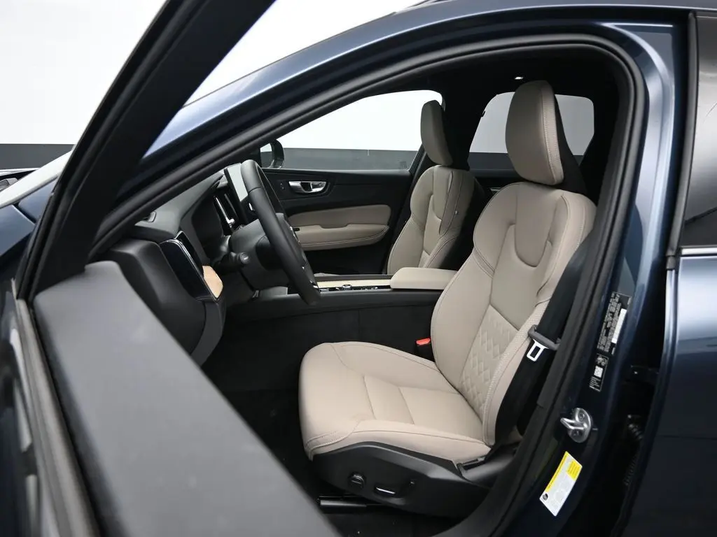 2026 Volvo - image 20