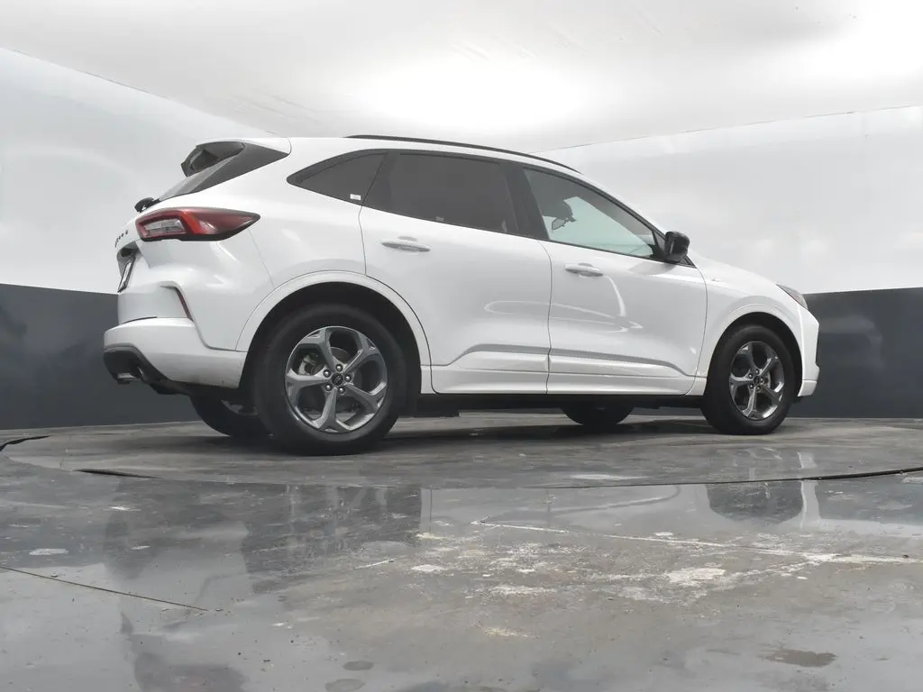 2023 Ford Escape ST-Line photo 40