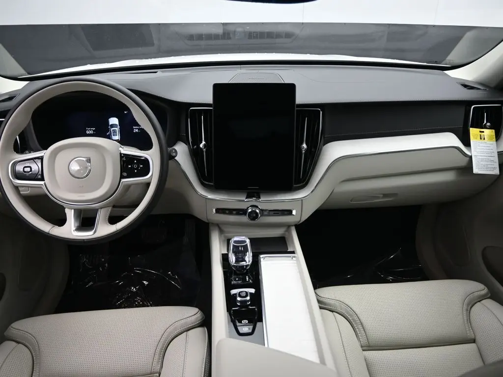 2026 Volvo - image 19