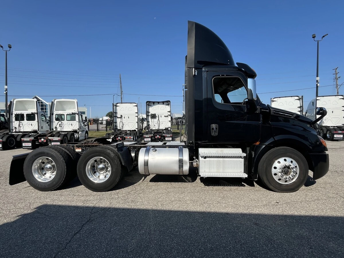 2020 Freightliner Cascadia — photo 5